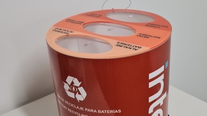 Battery recycling container